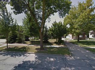 4901 N 107th St, Milwaukee, WI 53225