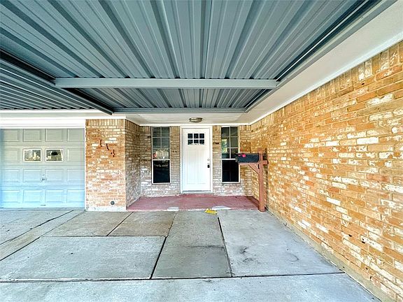 3rd image of 114 W Vashti Drive