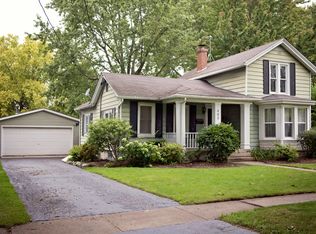 403 S Ayer St, Harvard, IL 60033