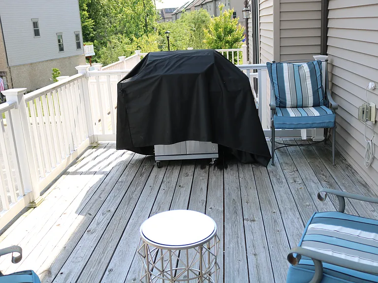 9543 Capital Ln — Photo 11