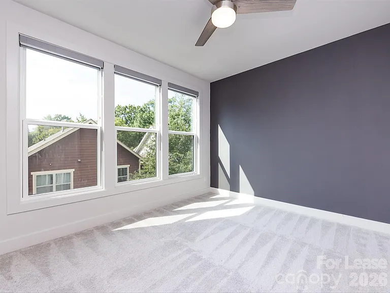 1207 E 36th St #3 — Photo 30