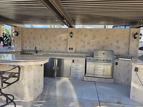 5th image of 8175 Arville St #141