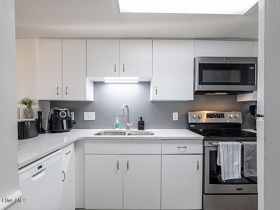 4th image of 8801 Reed Drive #115w