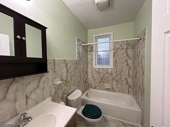 4th image of 100 S 12th St Floor 2