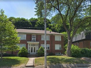 230 South Kingsway #9, Toronto, ON M6S 3T9