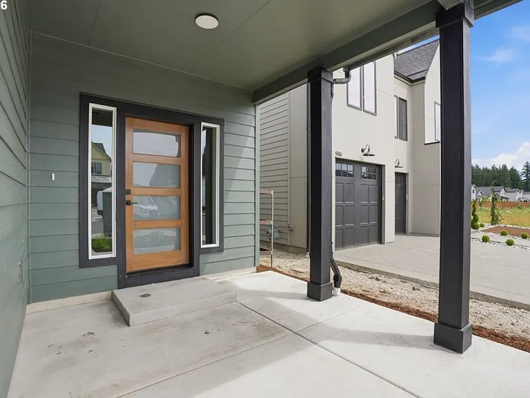 900 SE 34th Cir — Photo 4