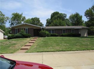 2360 Birchview Dr, Florissant, MO 63033