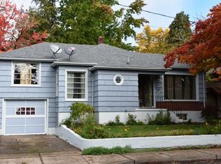 240 E Jefferson Ave, Cottage Grove, OR 97424