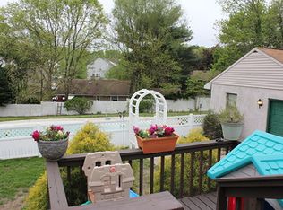 12 Mill Ct, Sicklerville, NJ 08081