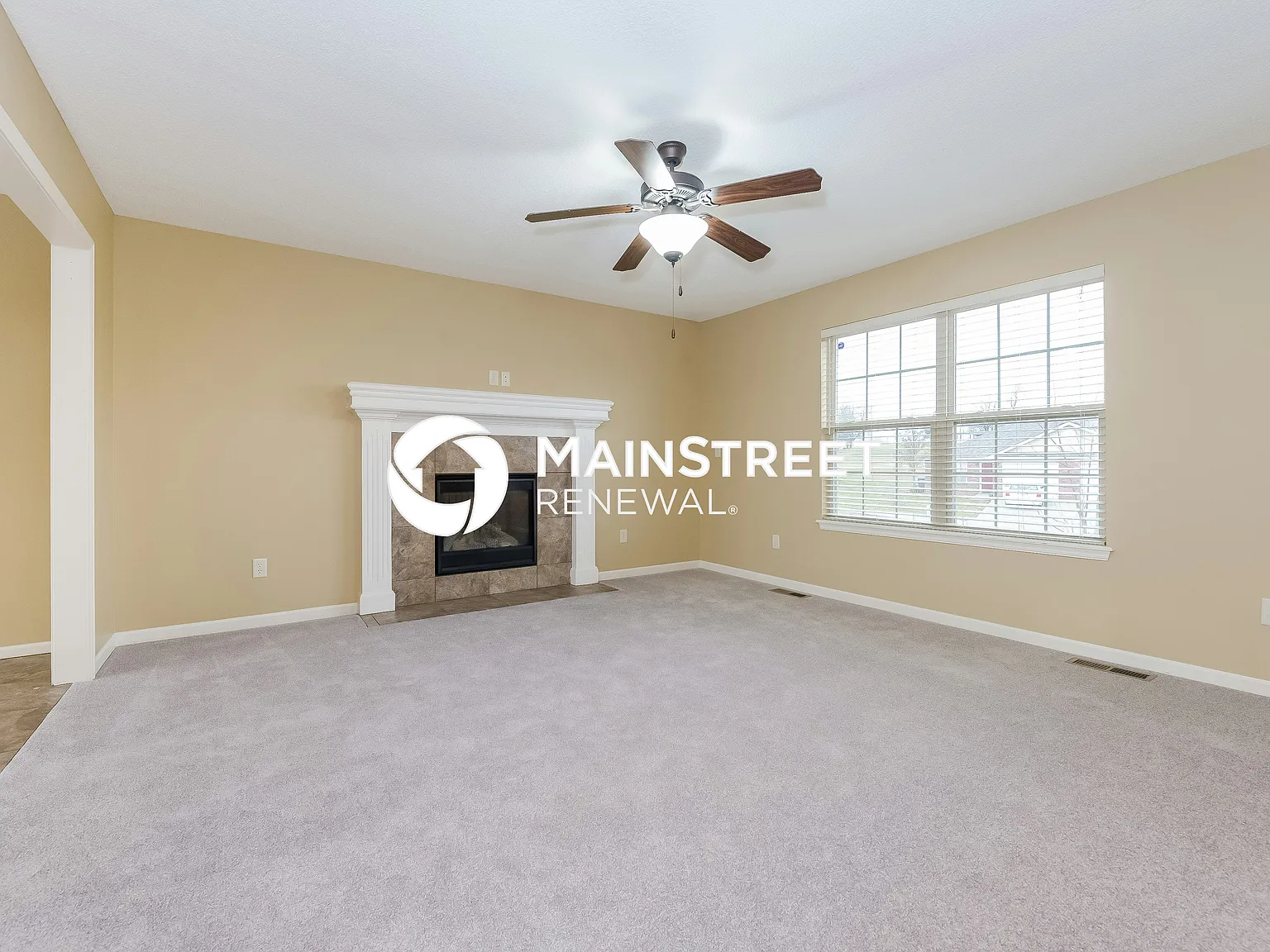 102 Golfview Dr — Photo 2