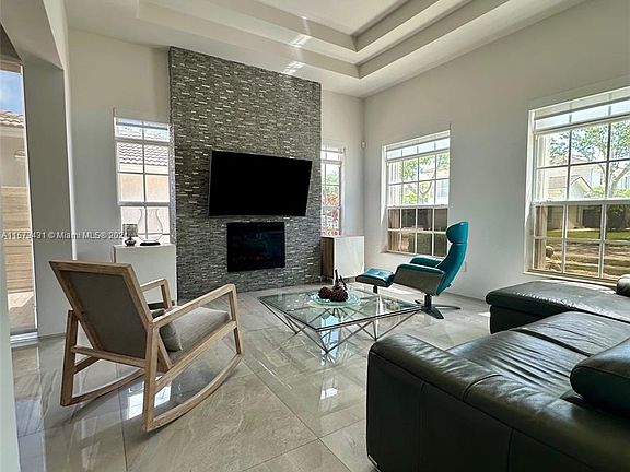 4th image of 6934 NW 113th Pl