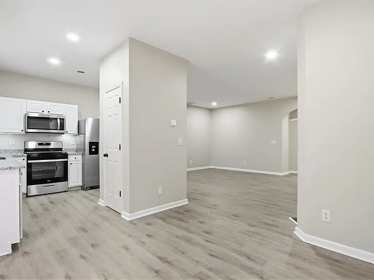 5630 Lawley Dr — Photo 18