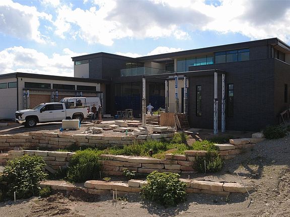 3rd image of 1 Martelli Ln