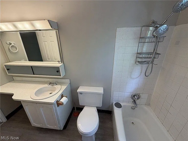 3831 Eigen St #2 — Photo 11