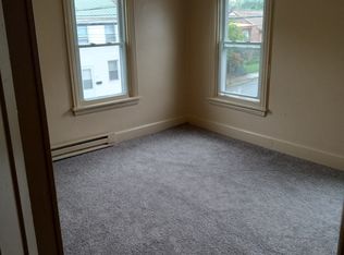 173 E Penn St APT 3, Carlisle, PA 17013