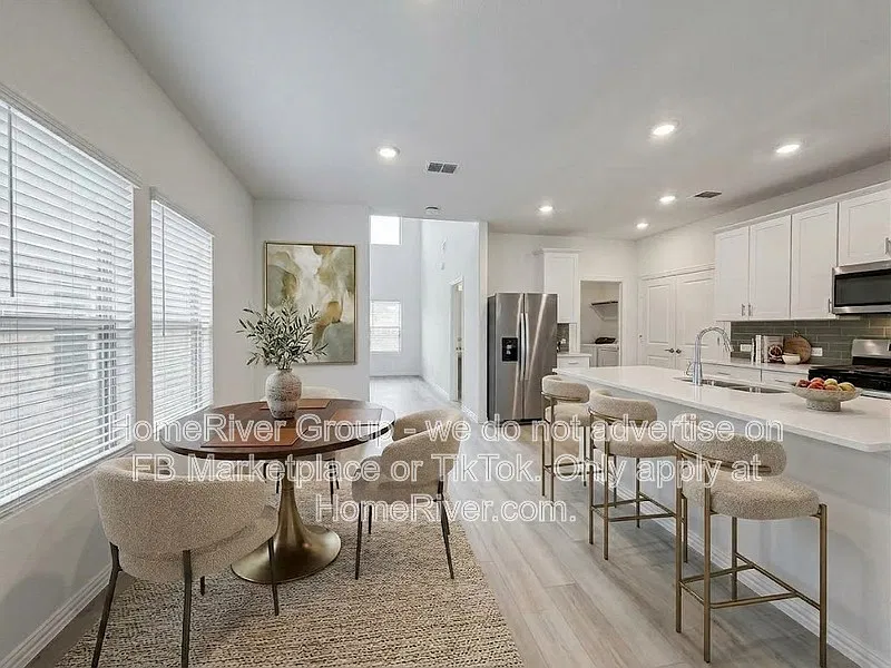 4 bed, 2.5 bath, 2055 sqft, $2,445 — Photo 2