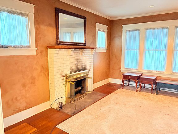 4th image of 367 Butler St