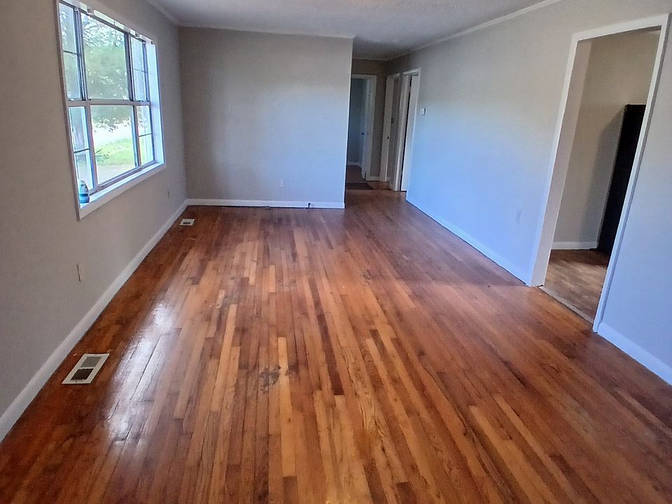 2nd image of 2000 Central St NW