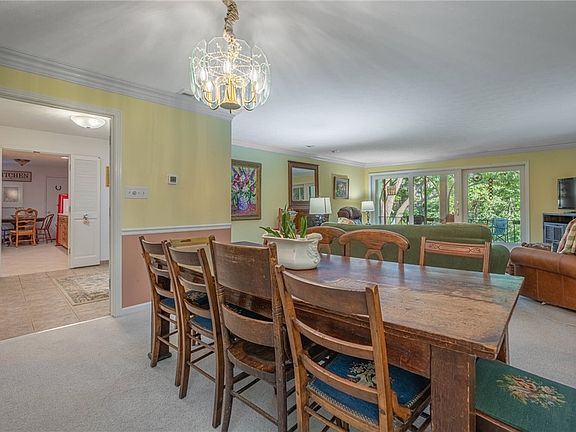 3rd image of 3225 Southdale Dr APT 11