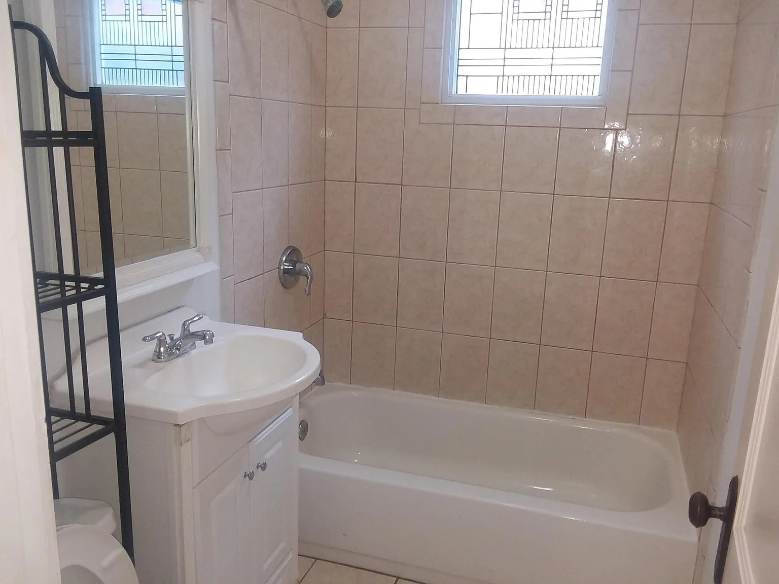 2 bed, 1200 sqft, $1,695 — Photo 4