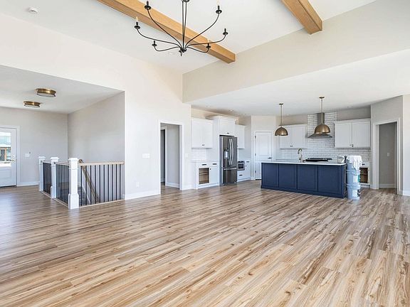 4th image of 5047 Lakeside Ct