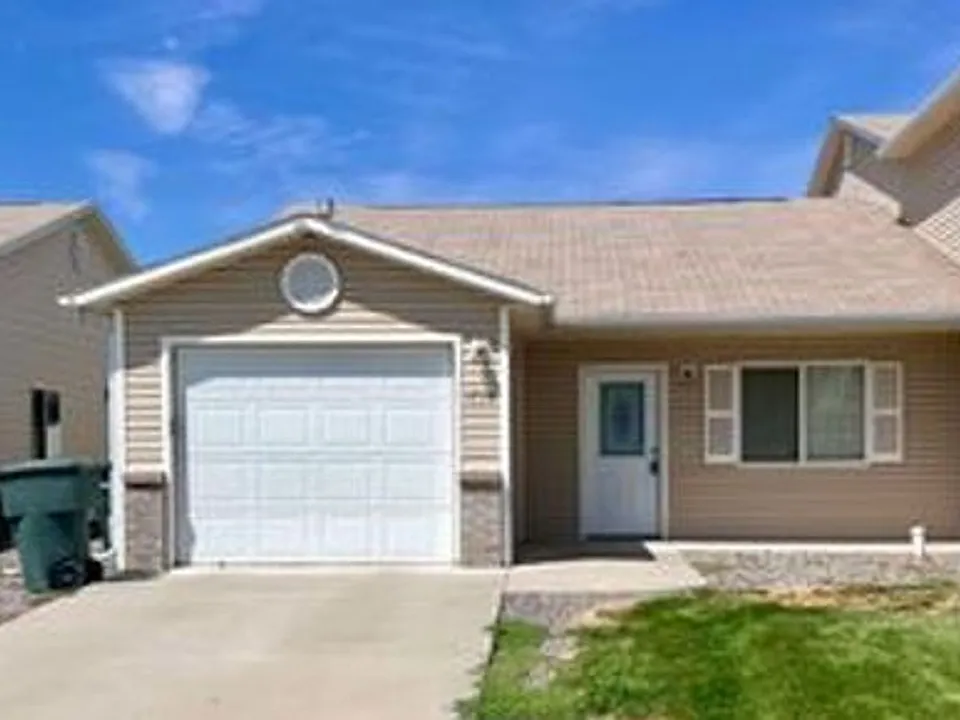1733 Christopher Ct