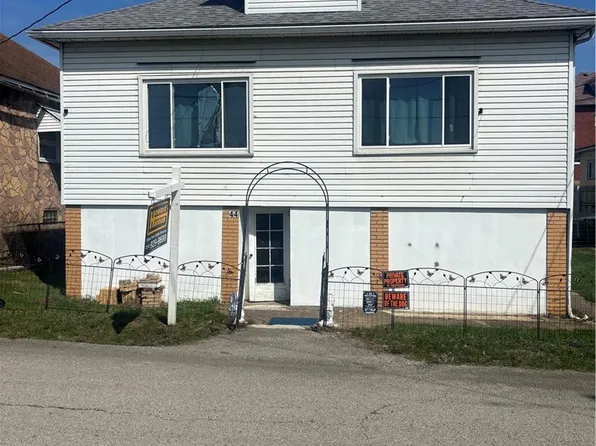 44 Fairgarden St, Republic, PA 15475