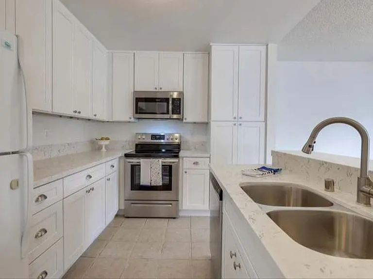 450 W Vermont Ave #2102 — Photo 3
