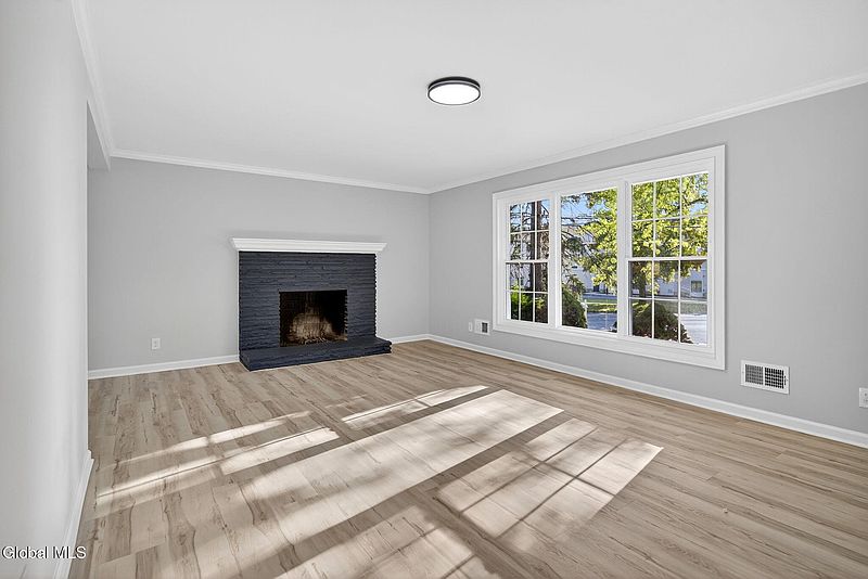 3rd image of 145 Seeley Street
