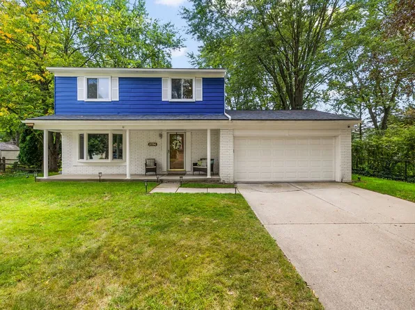 2394 Kettle Dr, Troy, MI 48083