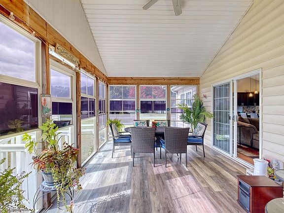 4th image of 30794 Oak Crest Dr