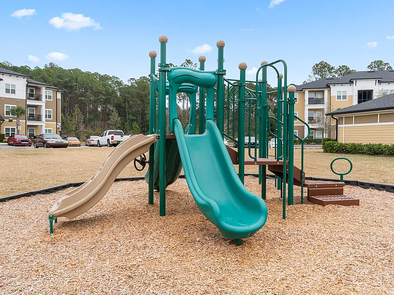 Broxton Bay Apartments — Photo 10