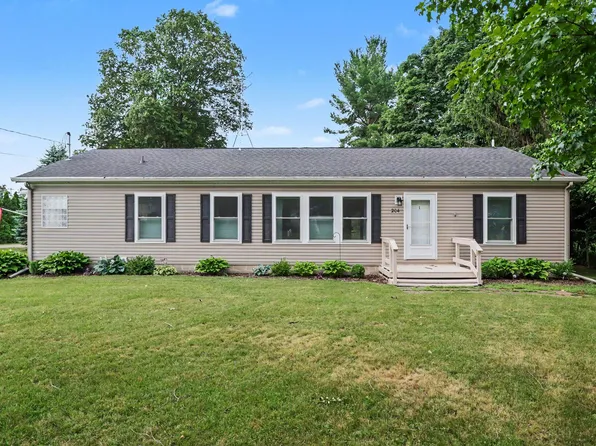 204 E Holcomb St, Athens, MI 49011