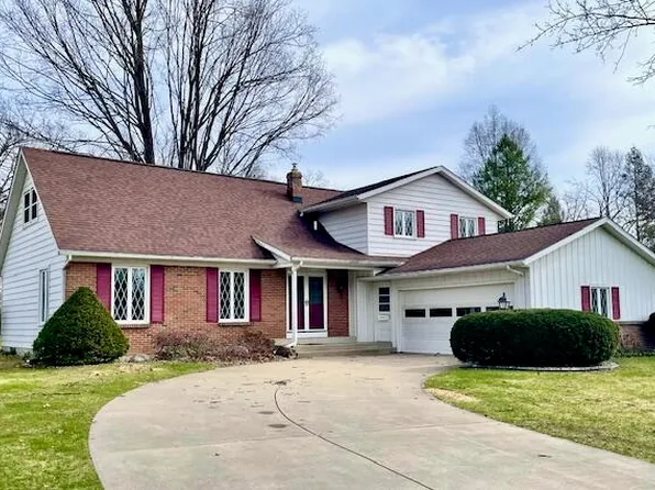 6743 Hickory Point Dr E, Portage, MI 49024