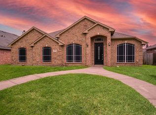 908 Trinity Dr, Lancaster, TX 75146