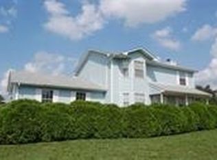 3015 S Woodland Dr, Radcliff, KY 40160