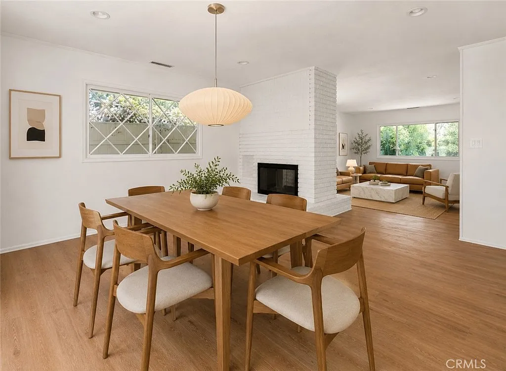 3 bed, 1700 sqft, $4,990 — Photo 3