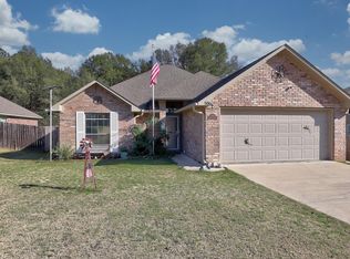 506 E Greenfield Dr, Wake Village, TX 75501