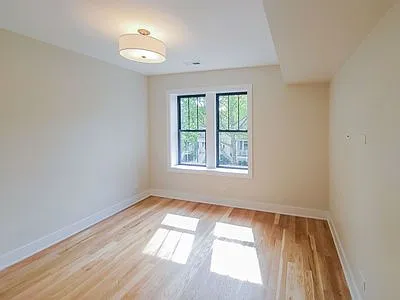 3 bed, 2.5 bath, 1595 sqft, $4,695 — Photo 4