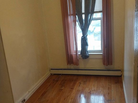 5th image of 439 Mallory Ave Floor 2
