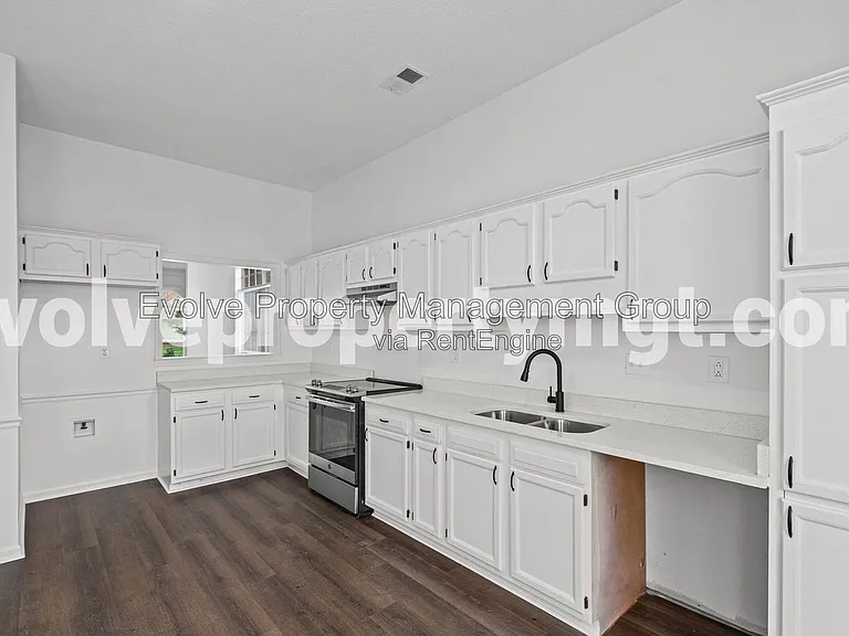 330 Bendigo Dr — Photo 9