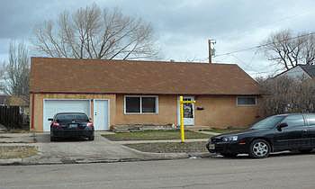 1st image of 909 Flint St