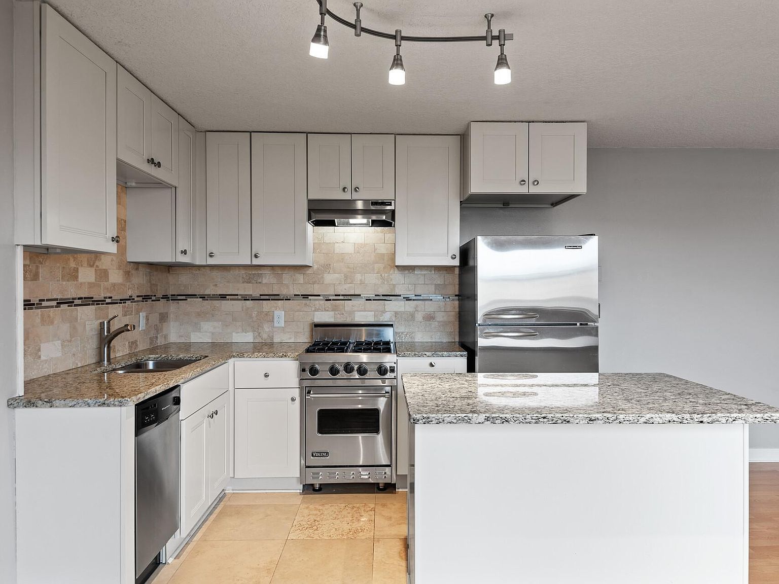 4430 W Lake Harriet Pkwy APT 404, Minneapolis, MN 55410 Zillow