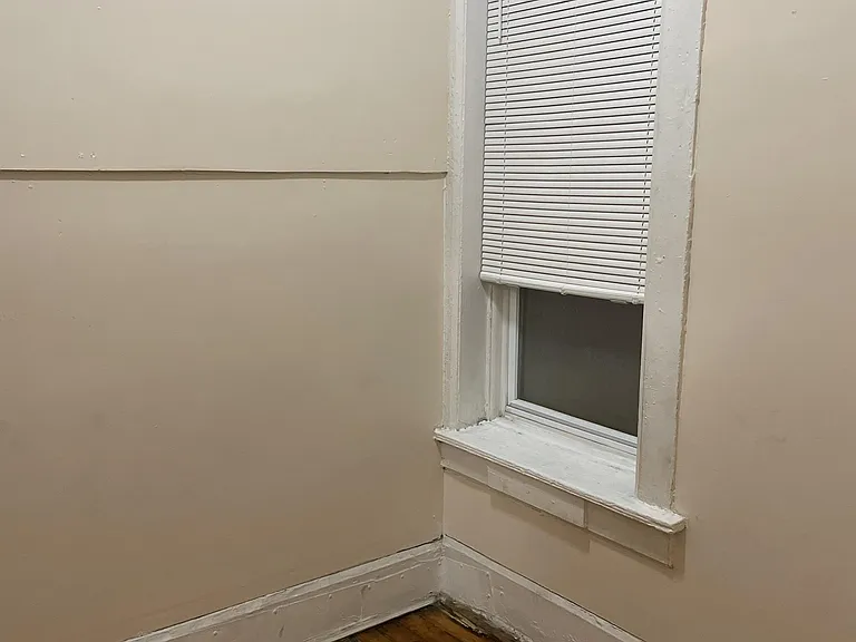 1920 W Cermak Rd #2R — Photo 9