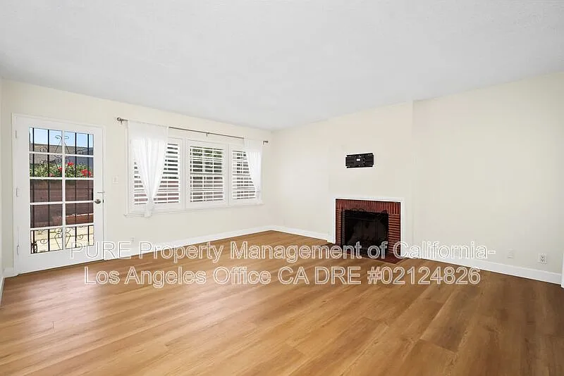 3 bed, 2.0 bath, 1291 sqft, $4,095 — Photo 3