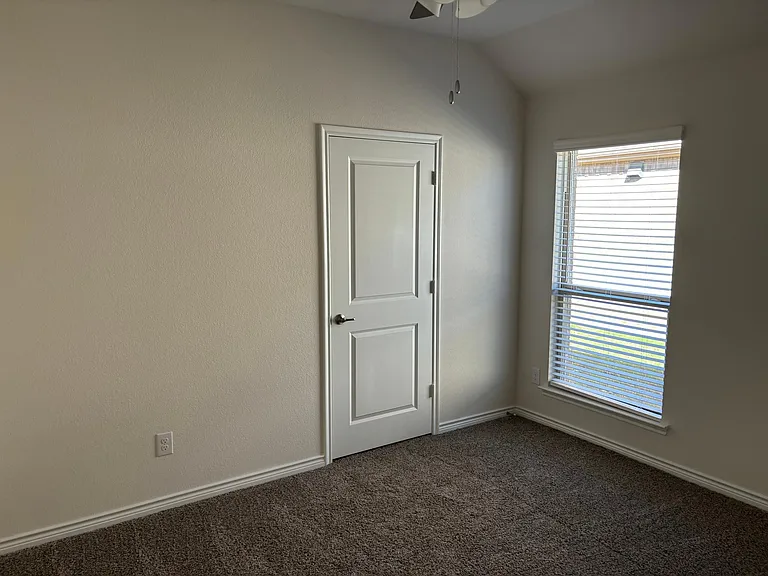 2915 Trusting Way — Photo 7