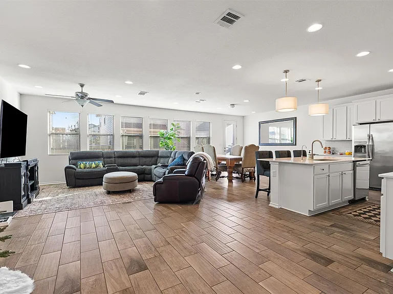 9107 Moonstone Dr — Photo 5