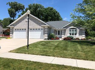 225 Crabapple Ln #8, Ottawa, OH 45875