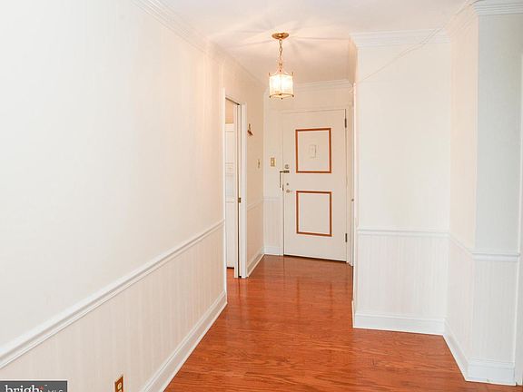 2nd image of 1004 Pennsylvania Ave Unit 2401-1004