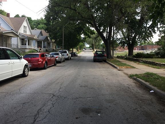 4th image of 139 N Elmwood Ave
